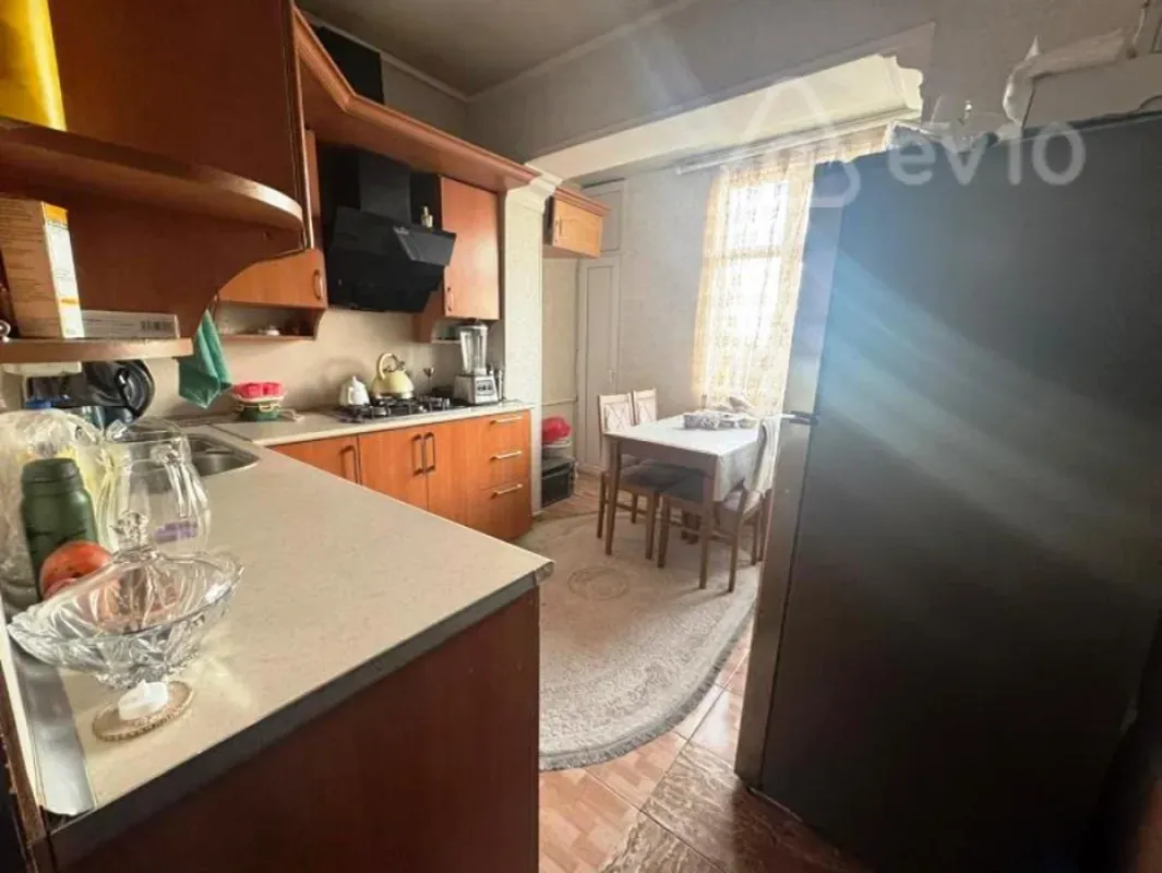 Satılır 4 otaqlı köhnə tikili 100 m²