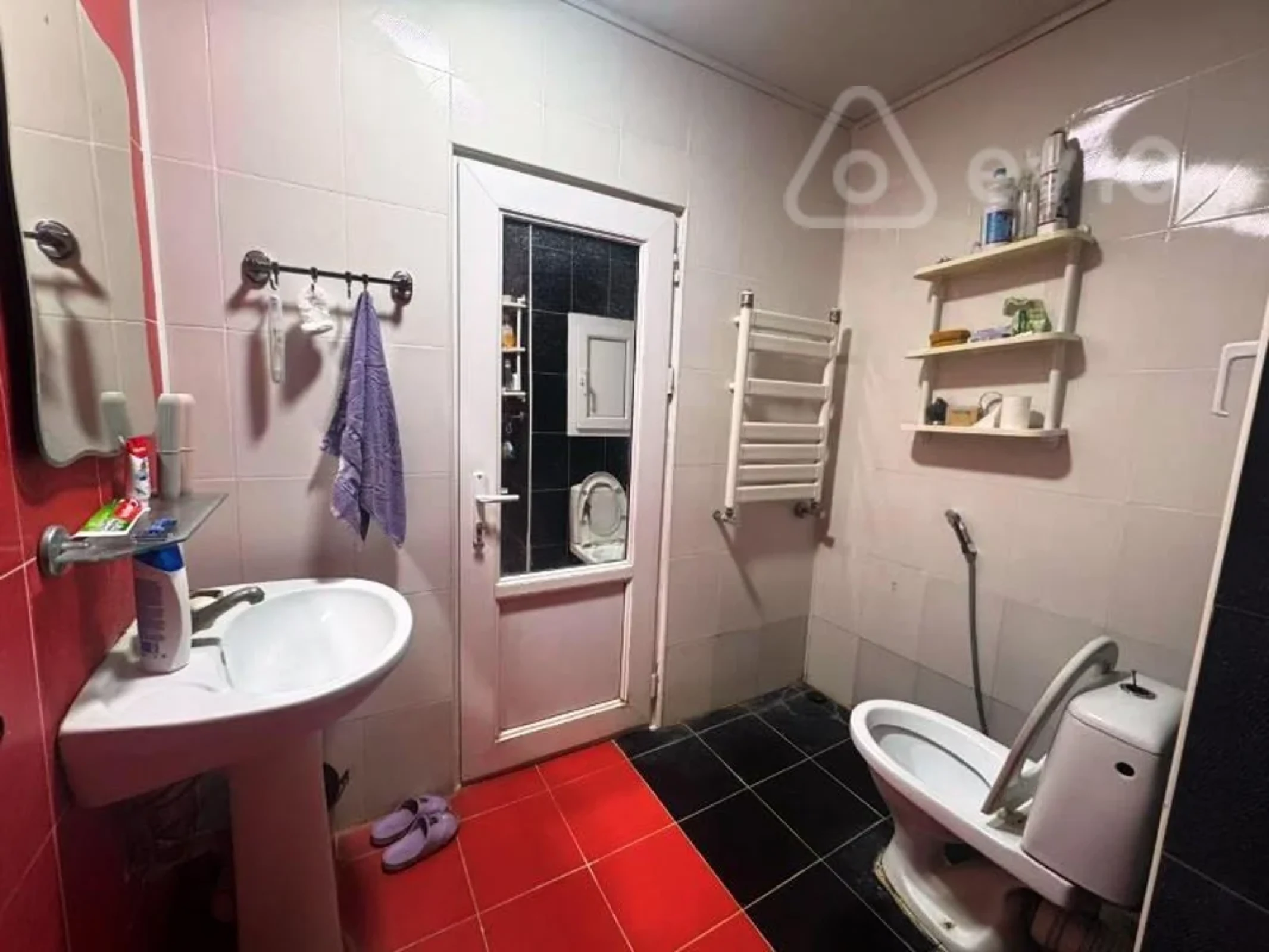 Satılır 4 otaqlı köhnə tikili 100 m²