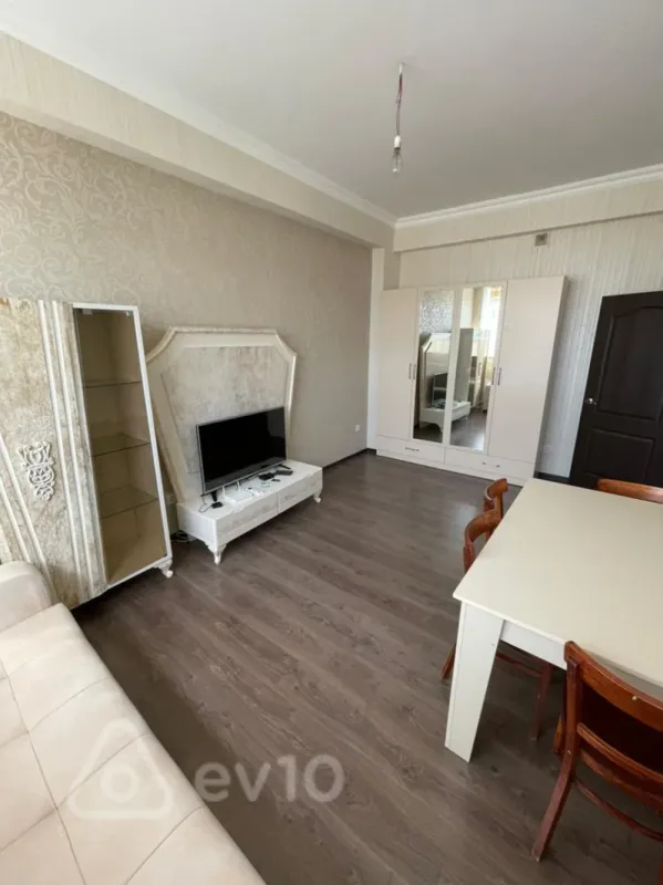 Kirayə verilir 1 otaqlı yeni tikili 42 m²