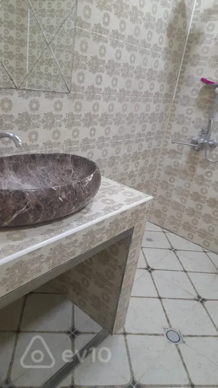 Kirayə verilir 3 otaqlı yeni tikili 80 m²