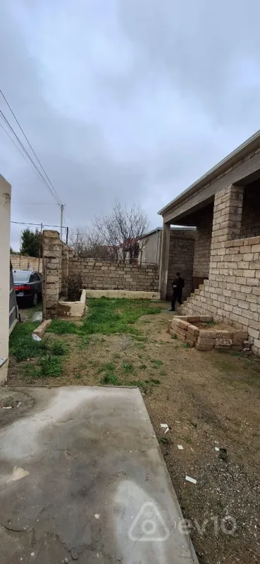 Satılır 4 otaqlı həyət evi 130 m²