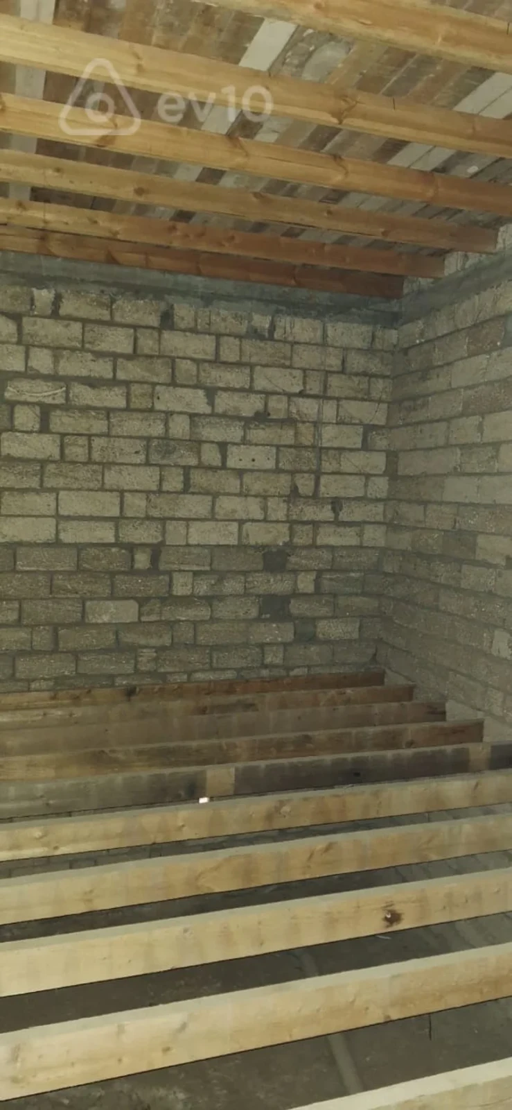 Satılır 4 otaqlı həyət evi 130 m²