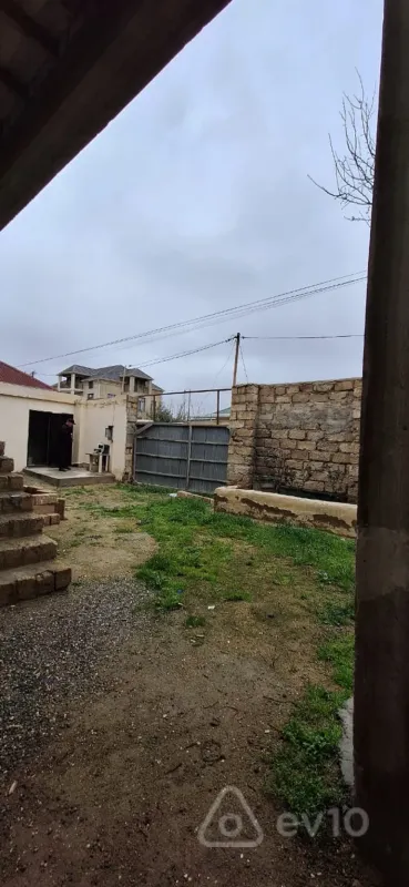 Satılır 4 otaqlı həyət evi 130 m²