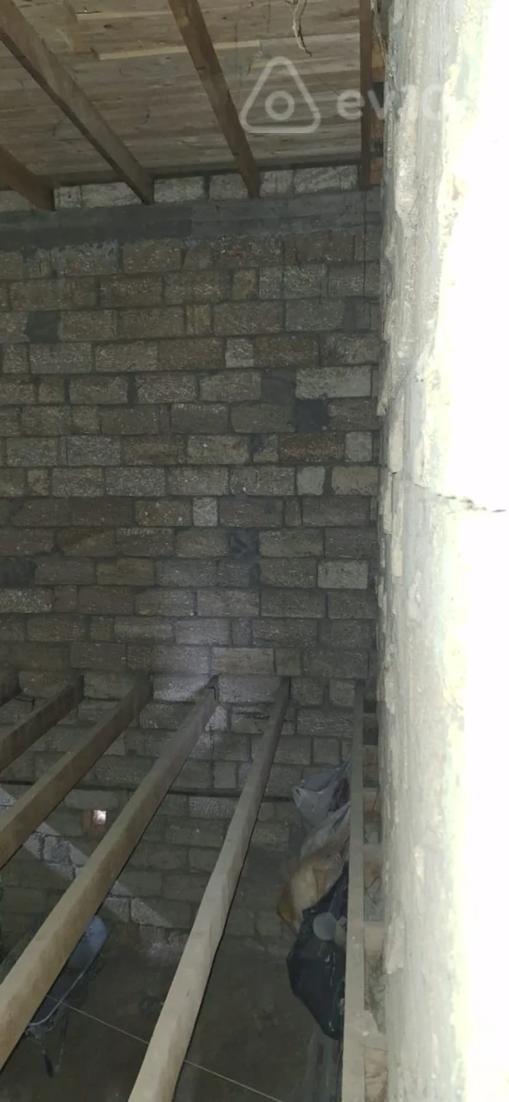 Satılır 4 otaqlı həyət evi 130 m²