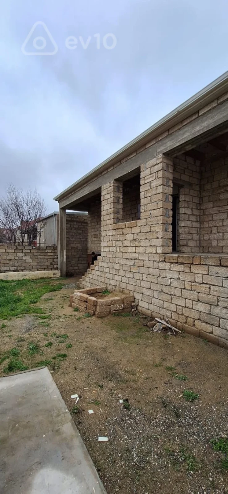 Satılır 4 otaqlı həyət evi 130 m²