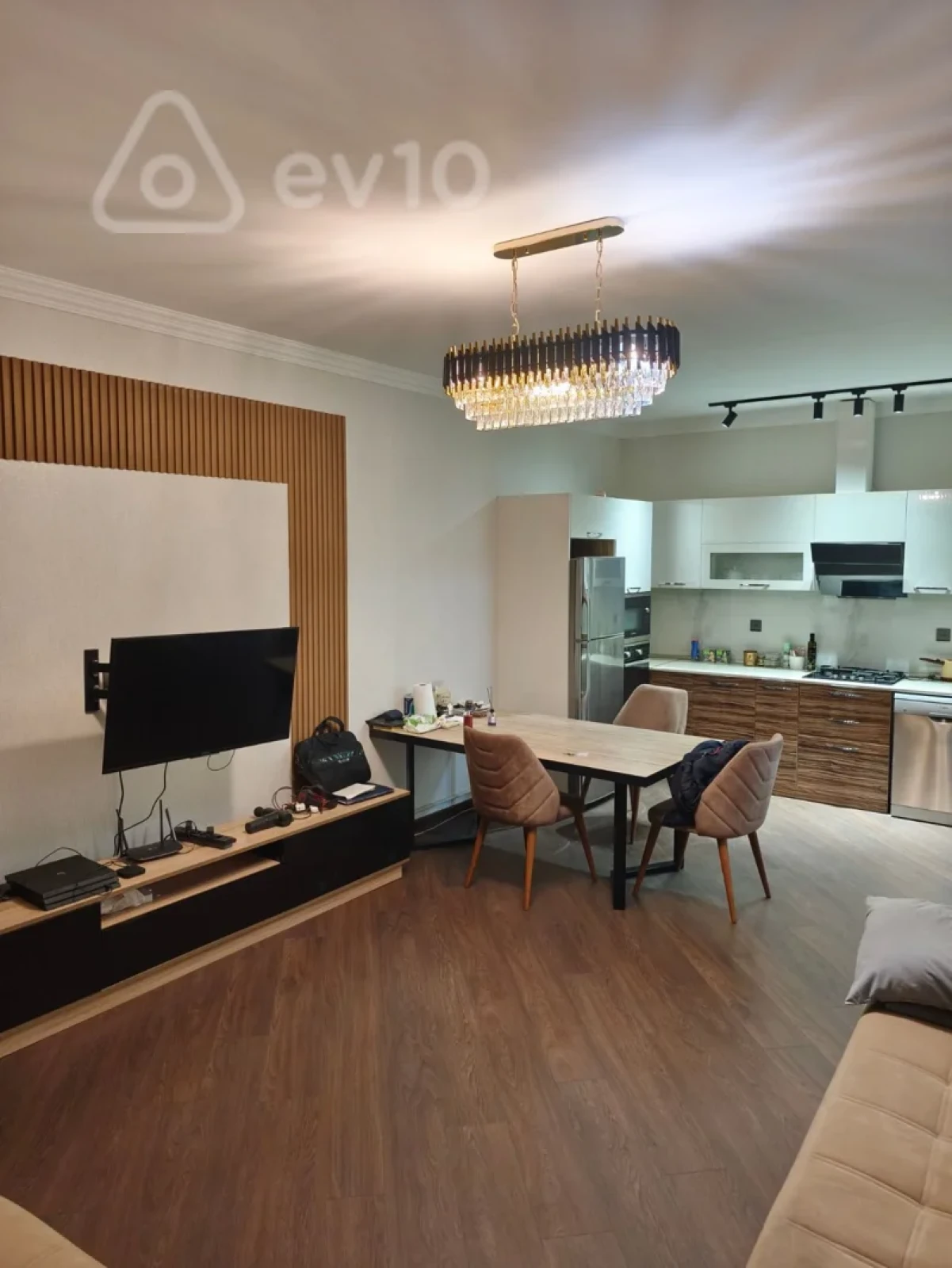 Kirayə verilir 3 otaqlı yeni tikili 120 m²