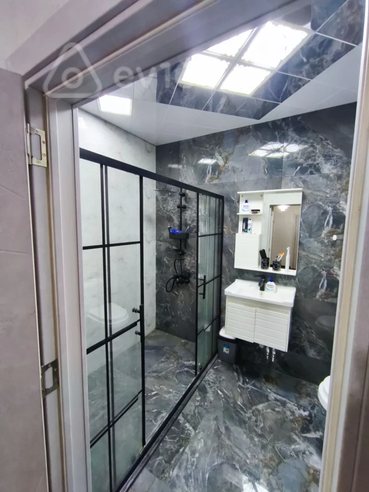 Kirayə verilir 3 otaqlı yeni tikili 120 m²