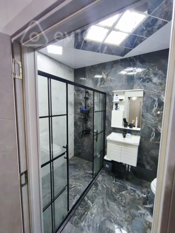 Kirayə verilir 3 otaqlı yeni tikili 120 m²