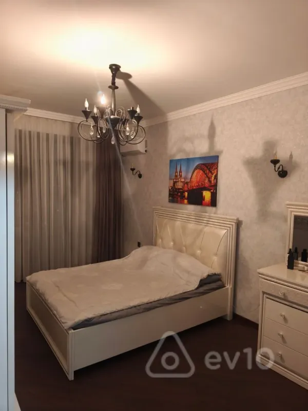 Kirayə verilir 3 otaqlı yeni tikili 120 m²