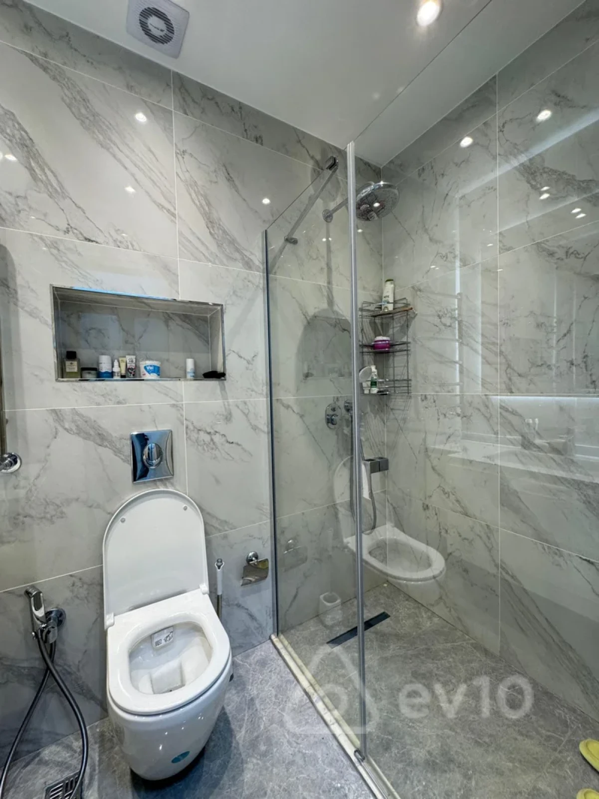 Kirayə verilir 3 otaqlı yeni tikili 90 m²