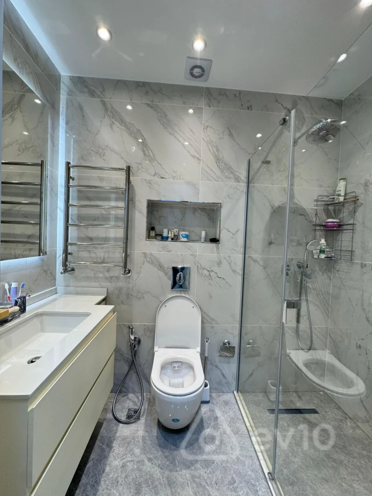 Kirayə verilir 3 otaqlı yeni tikili 90 m²