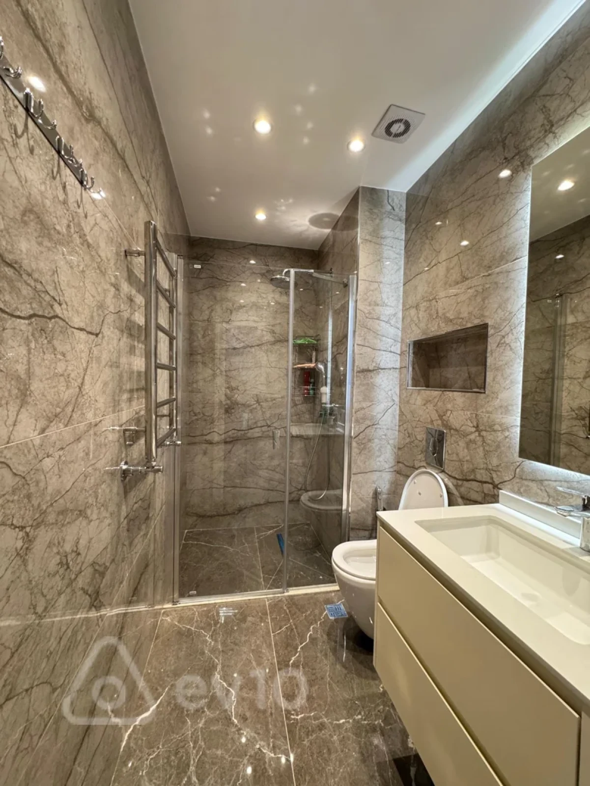 Kirayə verilir 3 otaqlı yeni tikili 90 m²