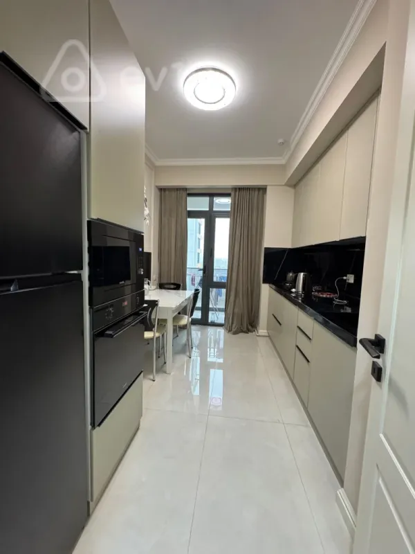 Kirayə verilir 3 otaqlı yeni tikili 90 m²