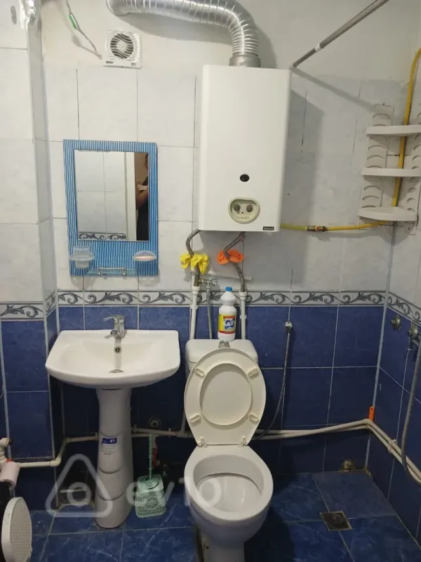 Kirayə verilir 2 otaqlı köhnə tikili 55 m²