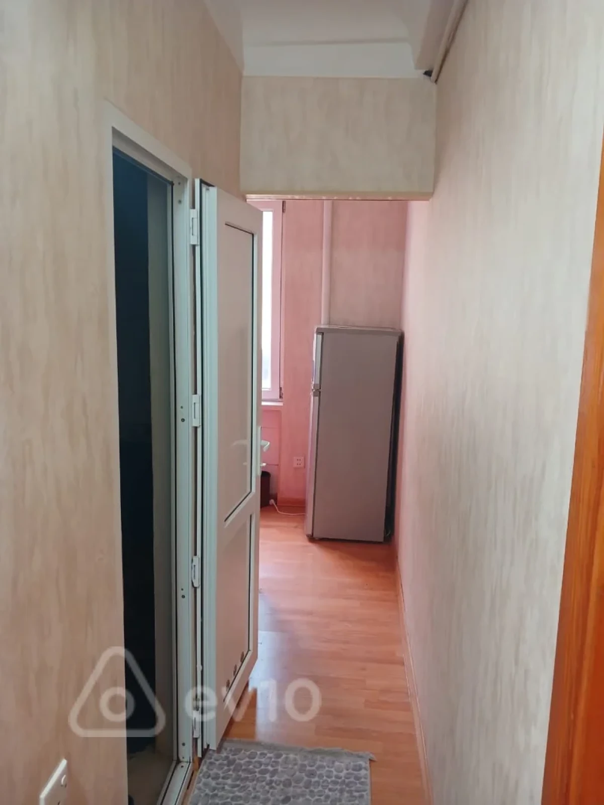 Kirayə verilir 2 otaqlı köhnə tikili 55 m²