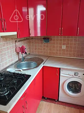 Kirayə verilir 2 otaqlı köhnə tikili 55 m²