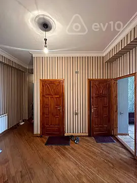 Kirayə verilir 3 otaqlı yeni tikili 100 m²