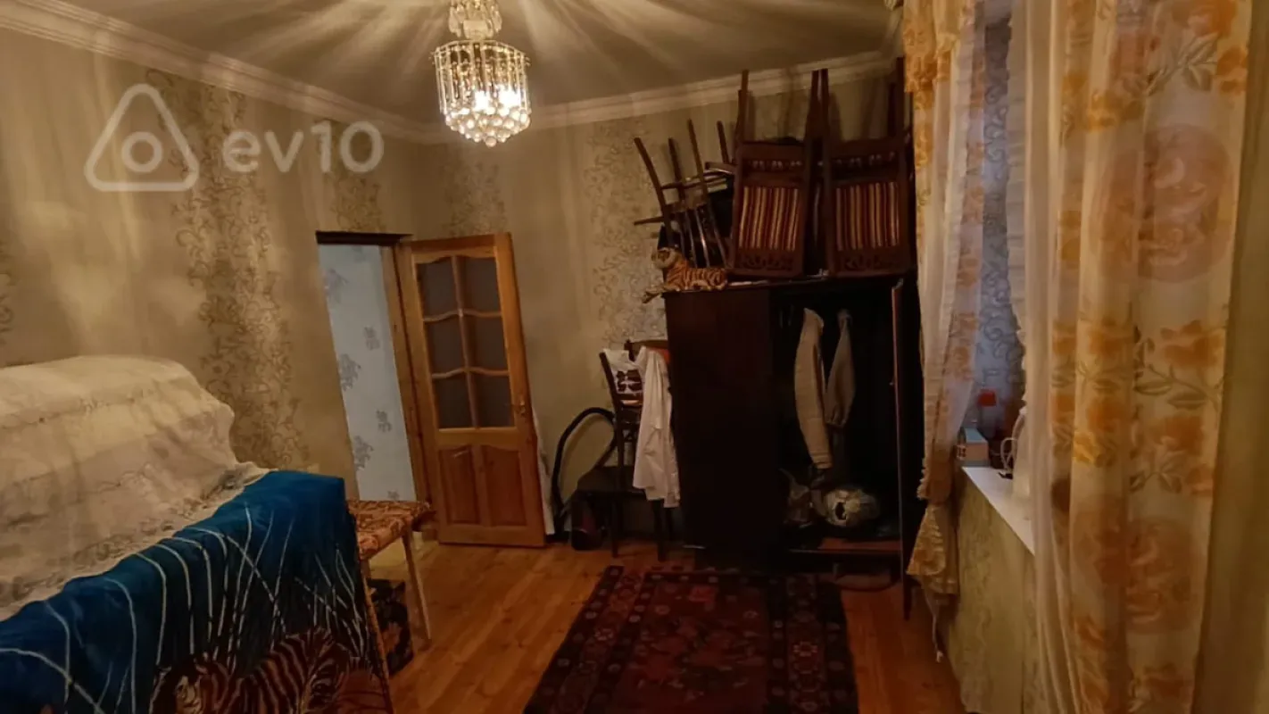Satılır 4 otaqlı həyət evi 175 m²