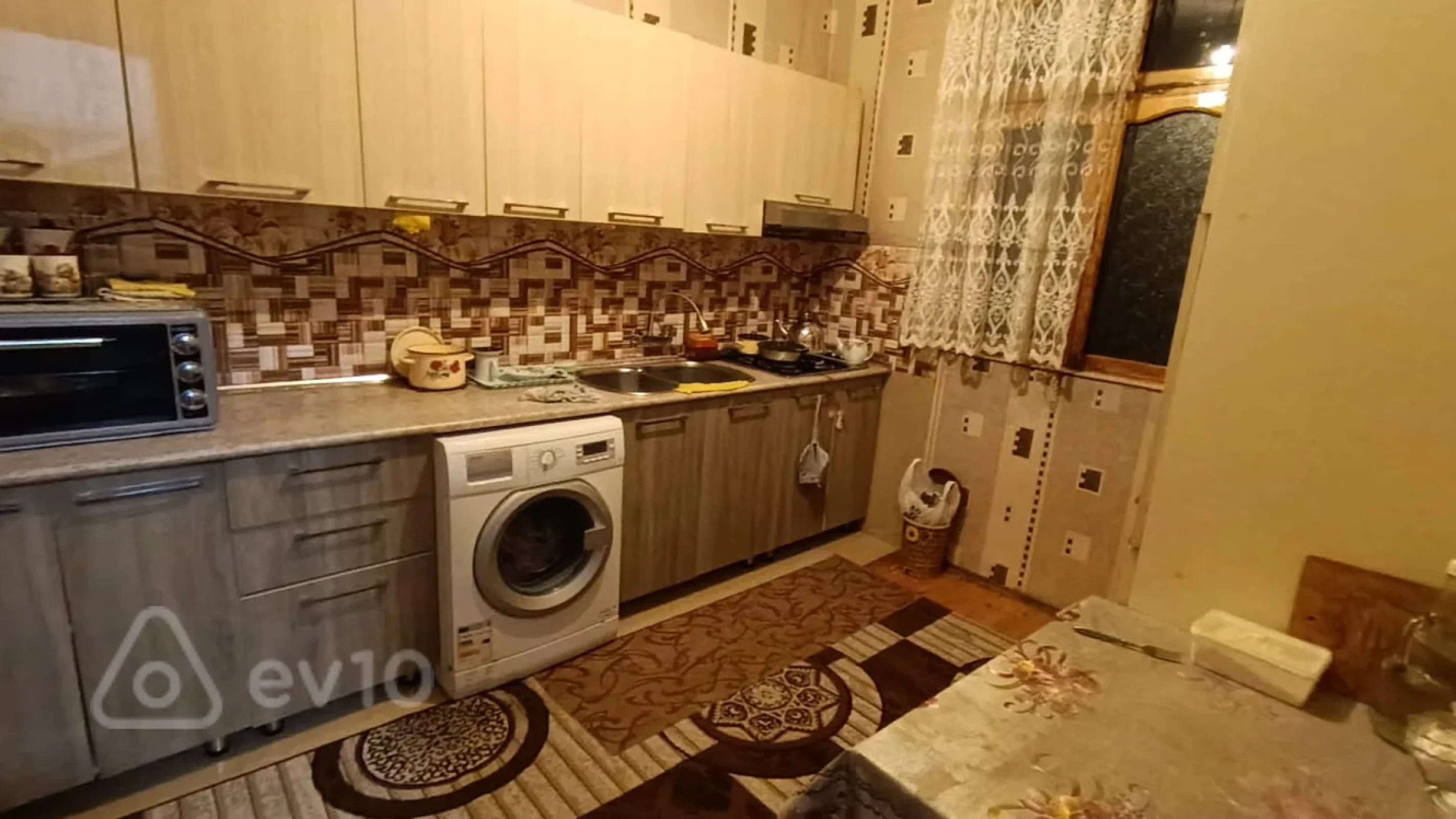 Satılır 4 otaqlı həyət evi 175 m²