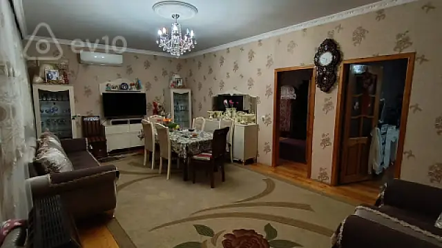 Satılır 4 otaqlı həyət evi 175 m²