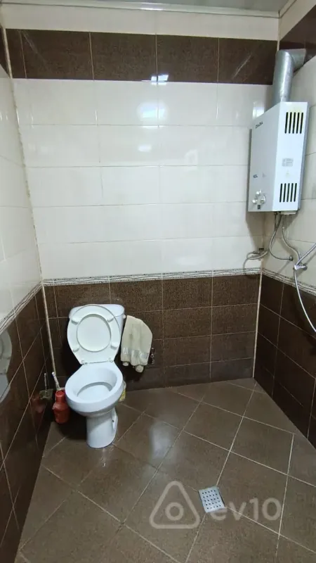 Satılır 4 otaqlı həyət evi 175 m²