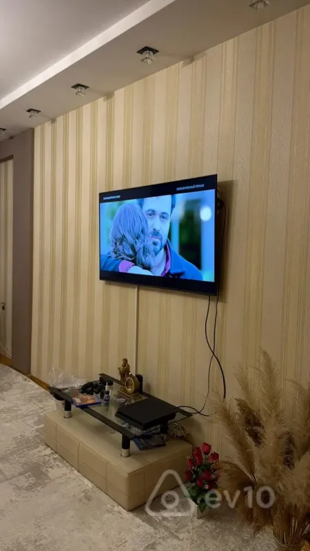 Kirayə verilir 3 otaqlı yeni tikili 110 m²