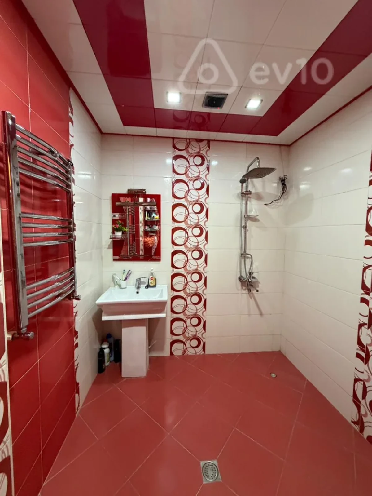 Kirayə verilir 3 otaqlı yeni tikili 110 m²