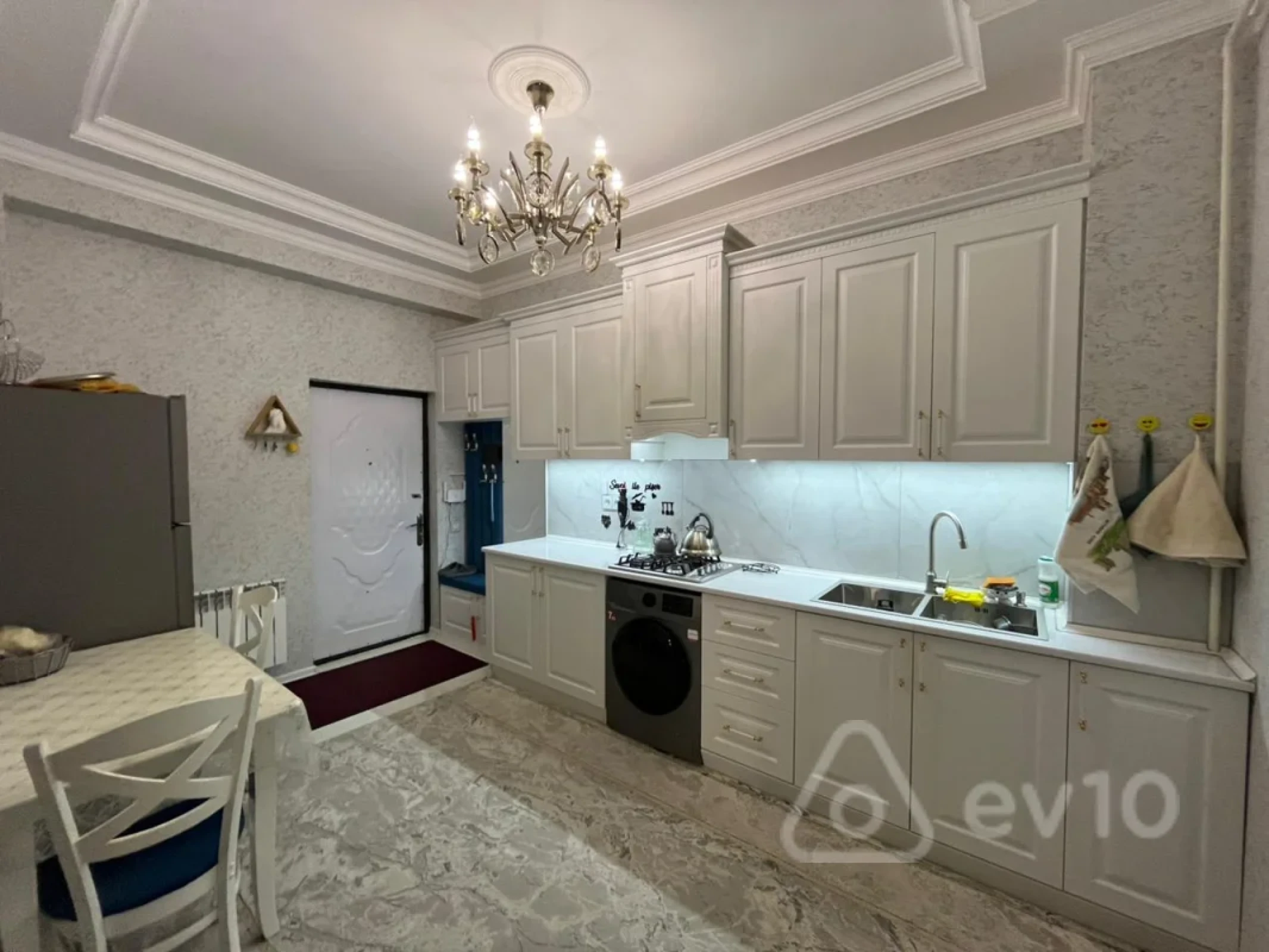 Satılır 2 otaqlı yeni tikili 71 m²