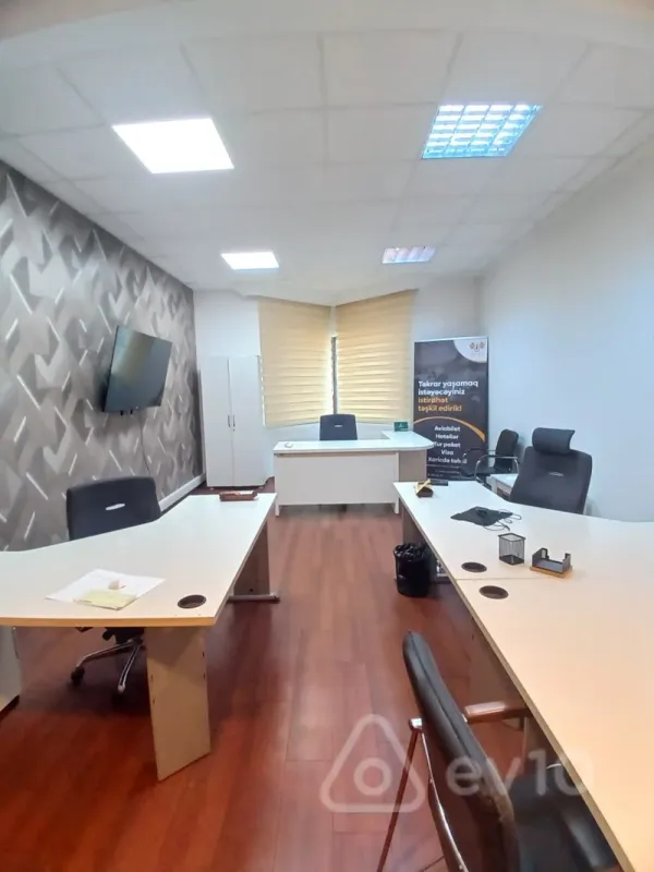 Kirayə verilir 1 otaqlı ofis 40 m²