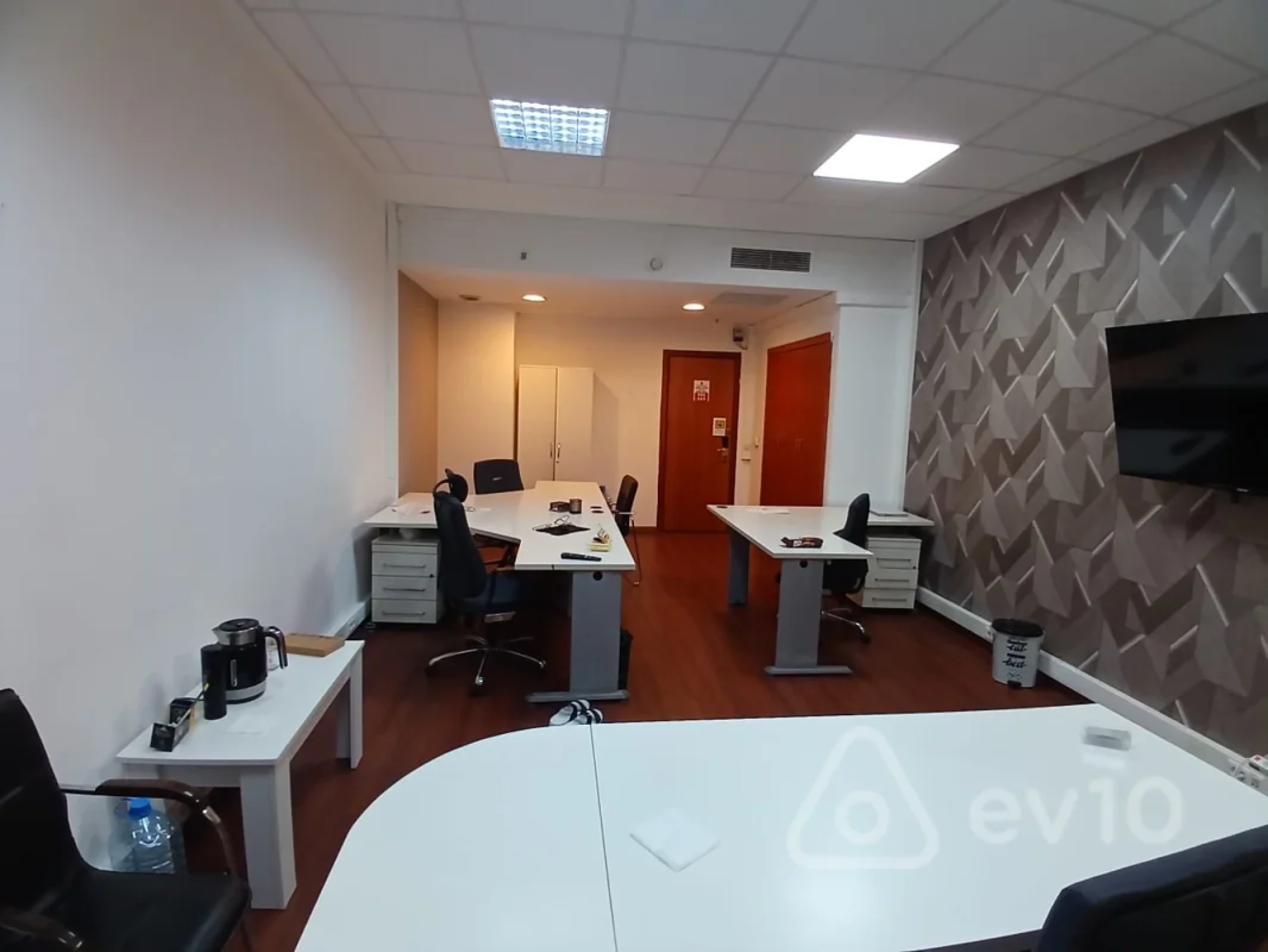 Kirayə verilir 1 otaqlı ofis 40 m²