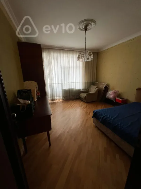 Kirayə verilir 3 otaqlı köhnə tikili 90 m²