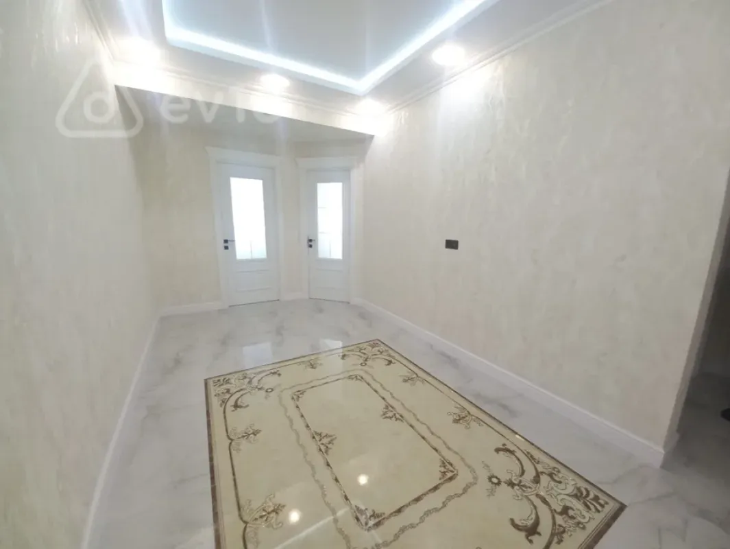 Kirayə verilir 3 otaqlı yeni tikili 122 m²