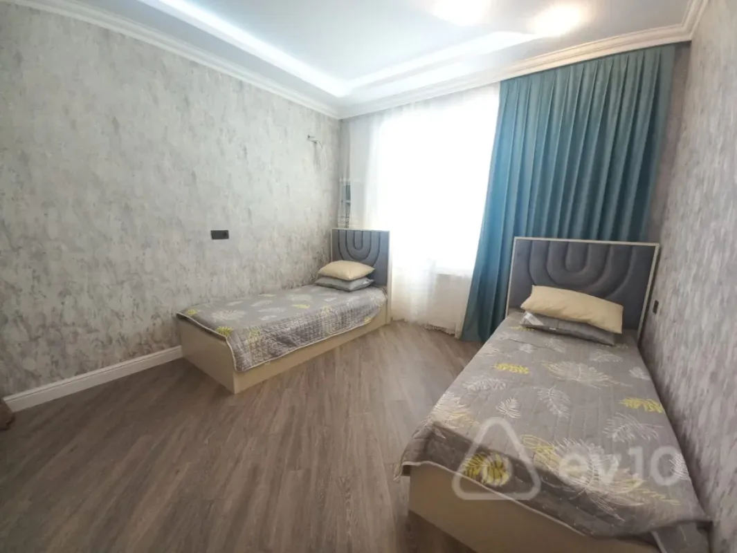 Kirayə verilir 3 otaqlı yeni tikili 122 m²