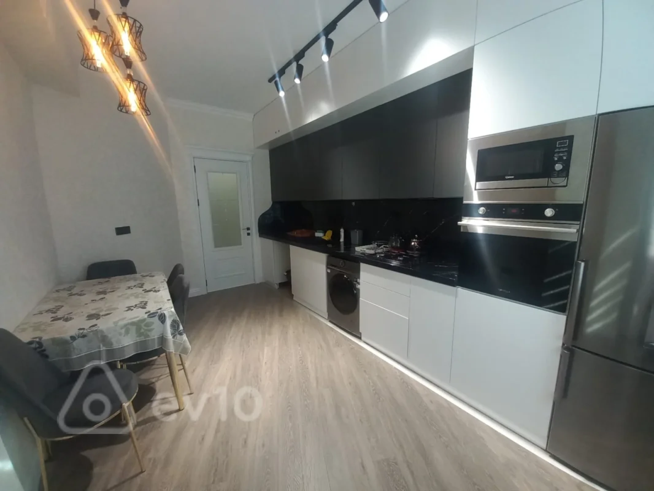 Kirayə verilir 3 otaqlı yeni tikili 122 m²