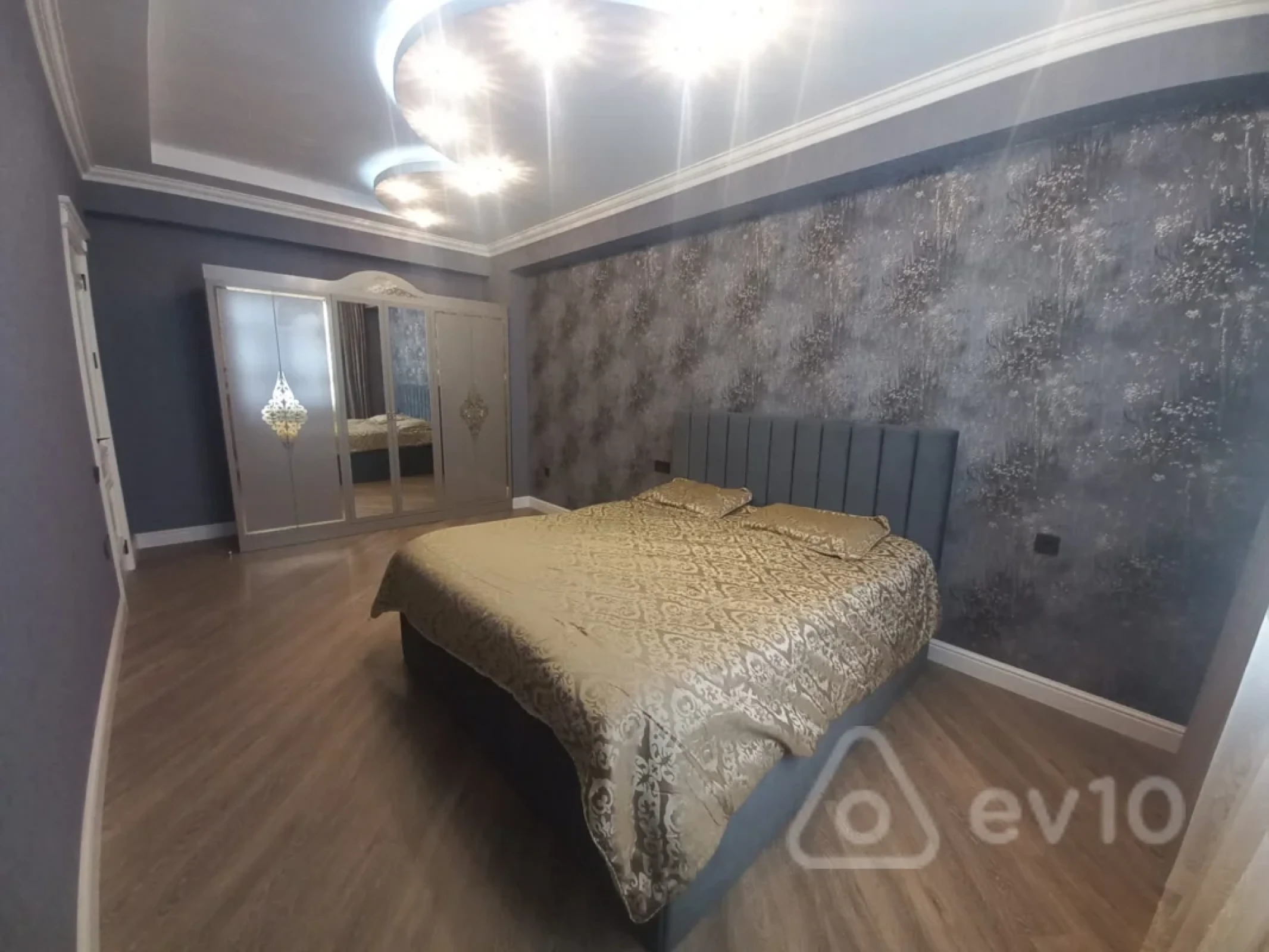 Kirayə verilir 3 otaqlı yeni tikili 122 m²