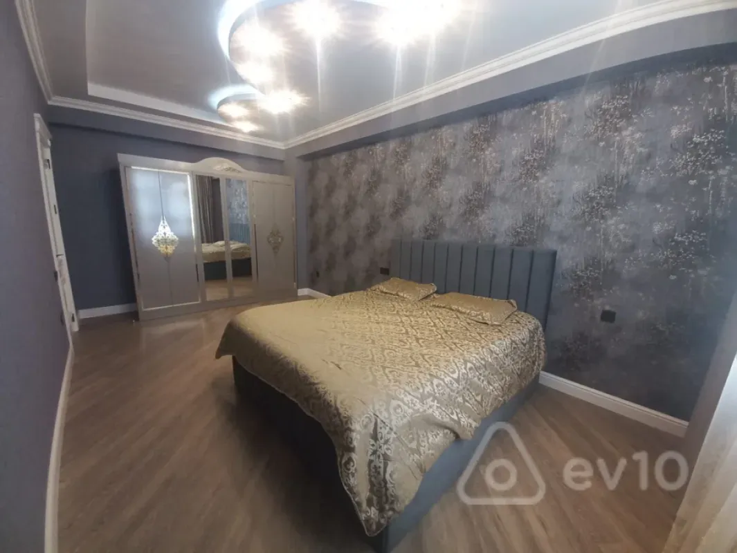 Kirayə verilir 3 otaqlı yeni tikili 122 m²