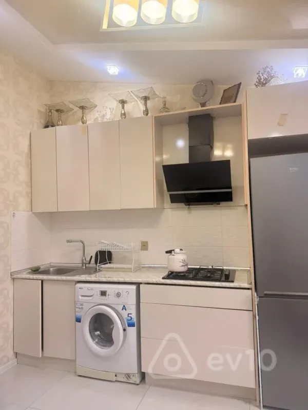 Kirayə verilir 2 otaqlı yeni tikili 64 m²