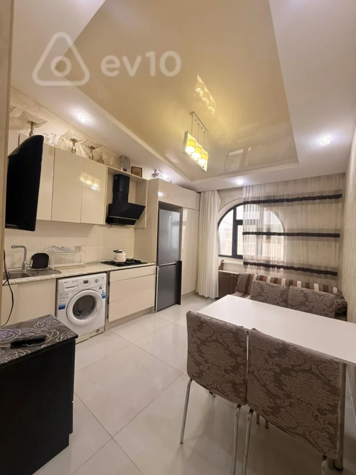 Kirayə verilir 2 otaqlı yeni tikili 64 m²