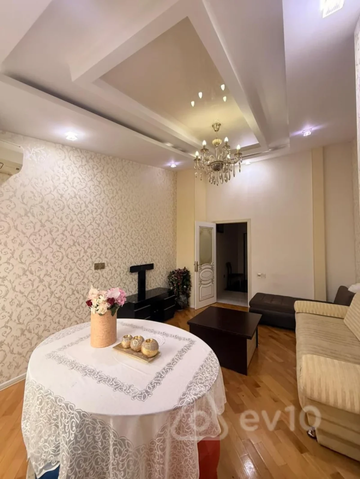 Kirayə verilir 2 otaqlı yeni tikili 64 m²