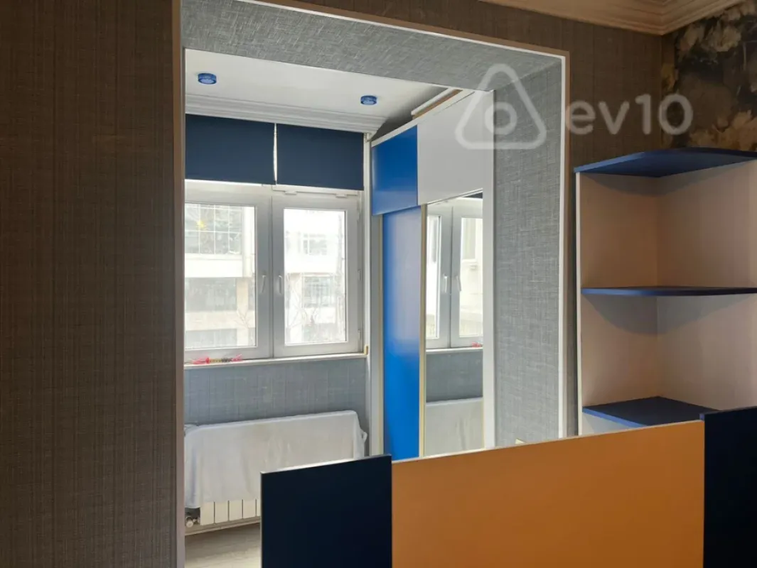 Kirayə verilir 3 otaqlı köhnə tikili 68 m²