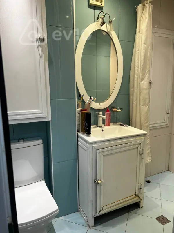 Kirayə verilir 3 otaqlı köhnə tikili 68 m²