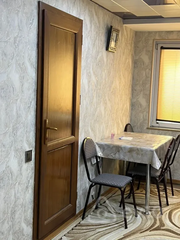 Kirayə verilir 3 otaqlı köhnə tikili 94 m²