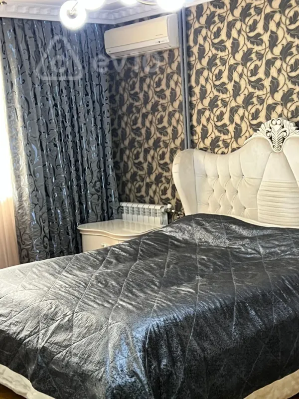 Kirayə verilir 3 otaqlı köhnə tikili 94 m²