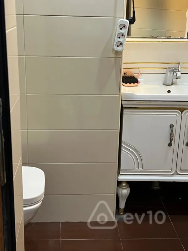 Kirayə verilir 3 otaqlı köhnə tikili 94 m²