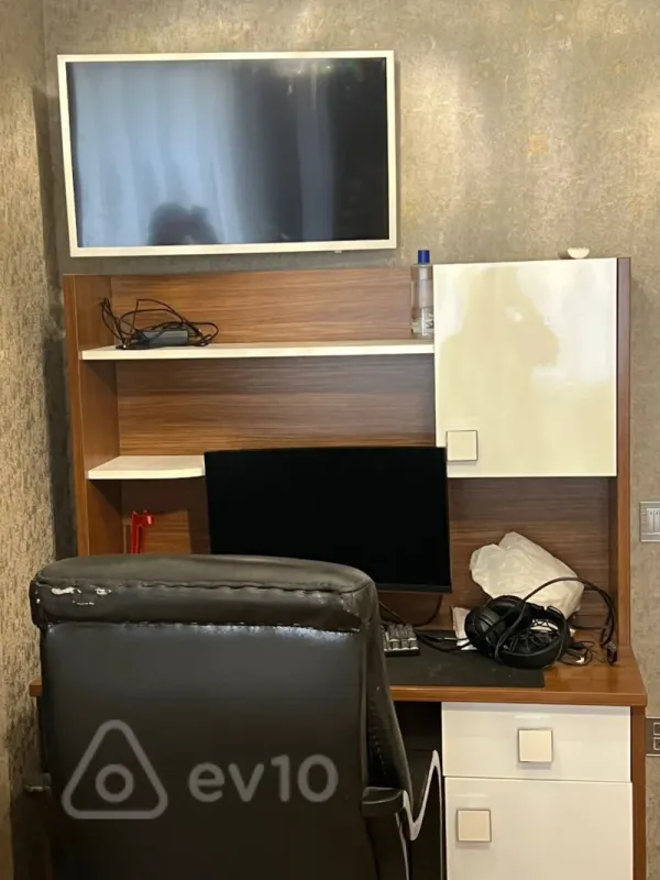 Kirayə verilir 3 otaqlı köhnə tikili 94 m²