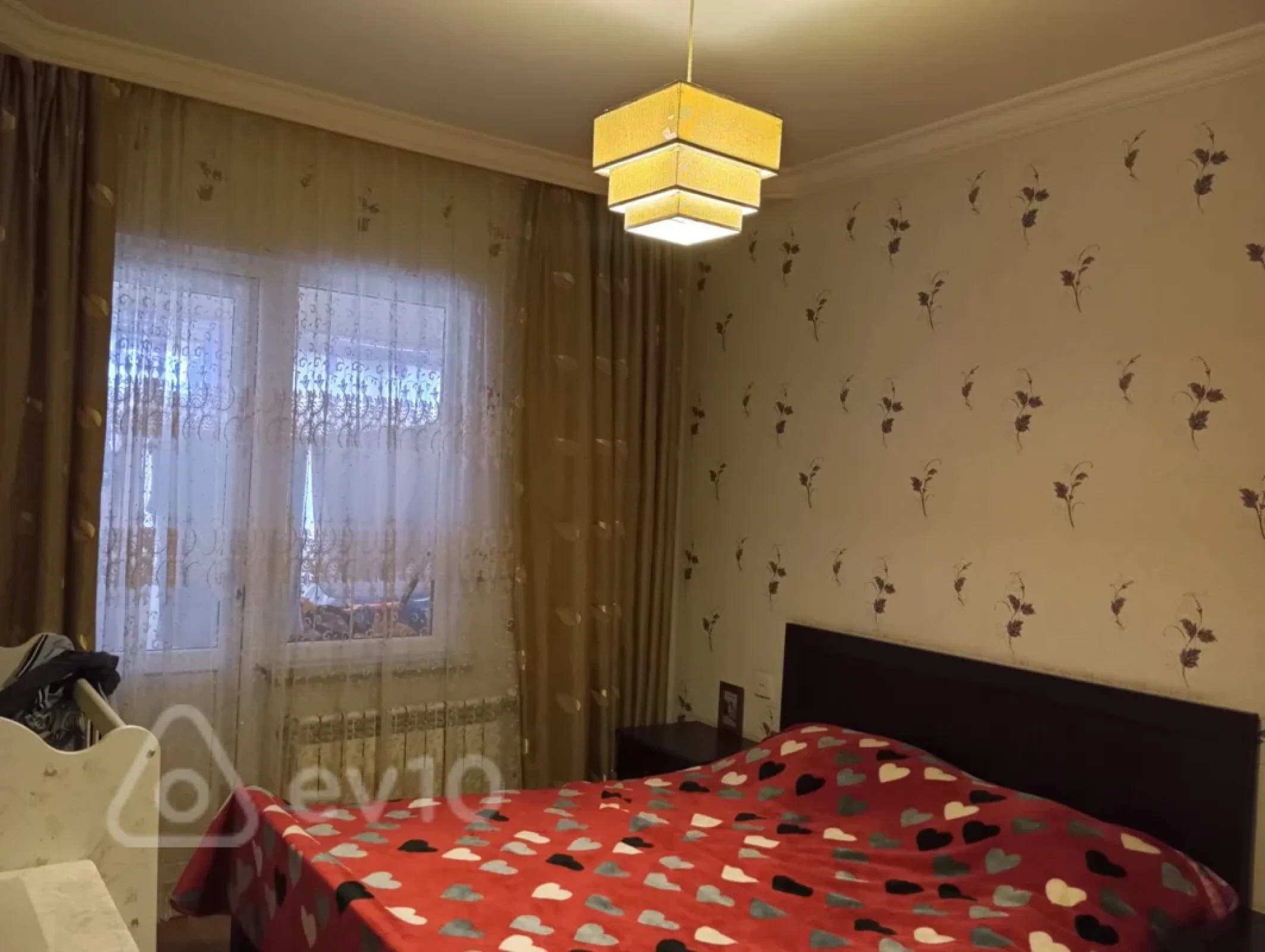 Satılır 3 otaqlı köhnə tikili 90 m²