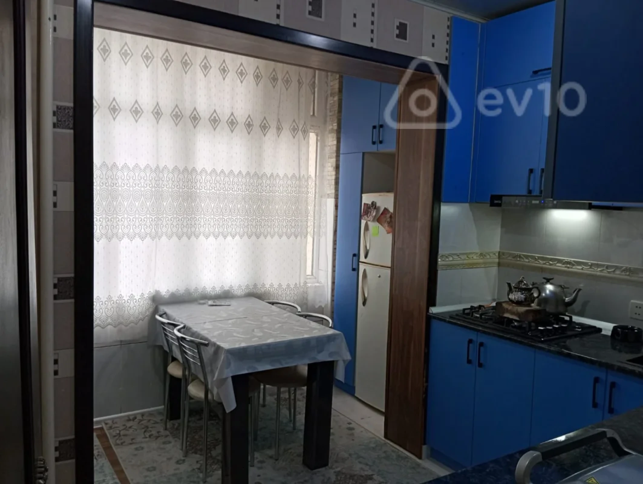 Satılır 3 otaqlı köhnə tikili 90 m²