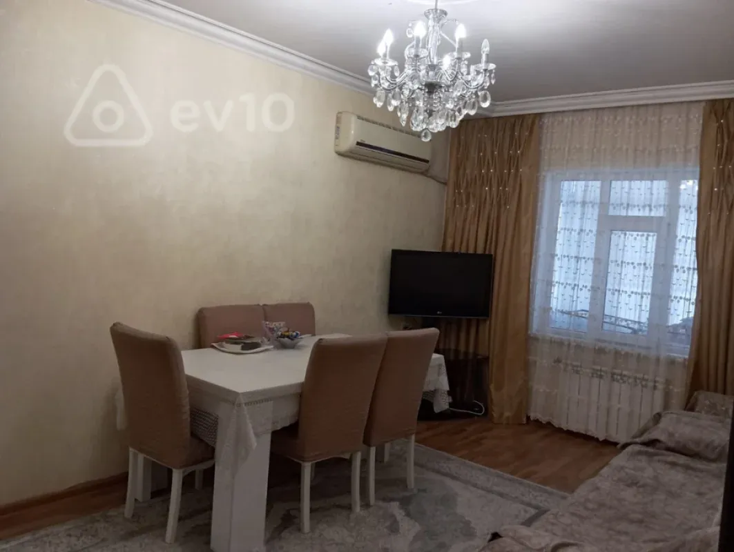 Satılır 3 otaqlı köhnə tikili 90 m²