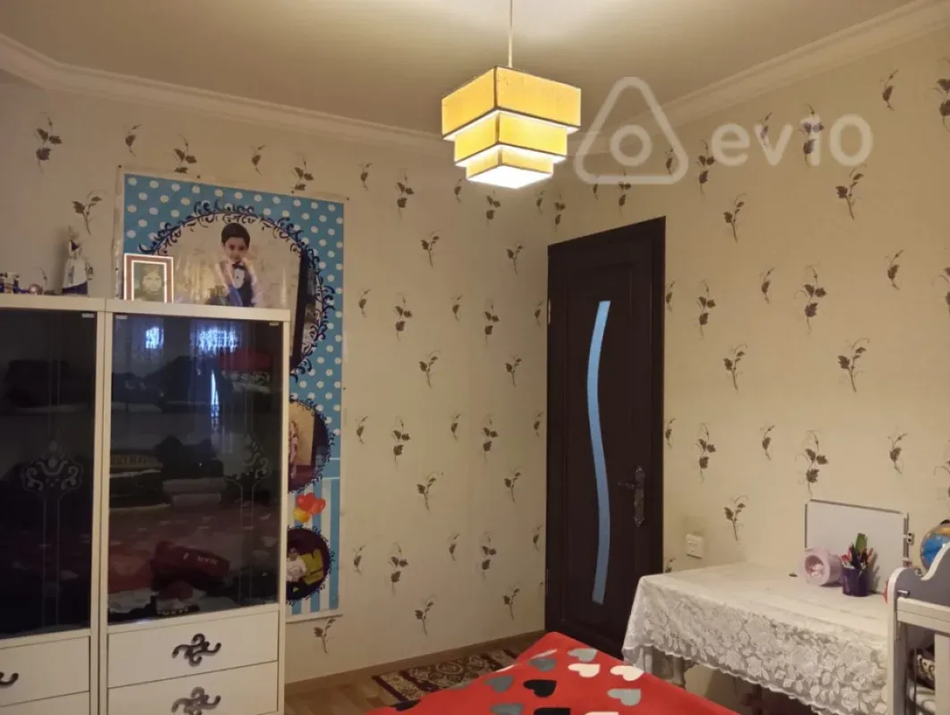 Satılır 3 otaqlı köhnə tikili 90 m²