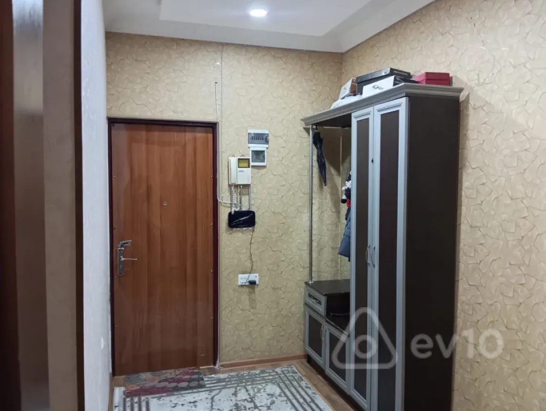 Satılır 3 otaqlı köhnə tikili 90 m²
